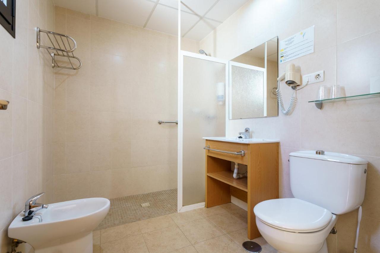 Hostal Costabella Powered By Faro Homes Fuengirola Exterior foto
