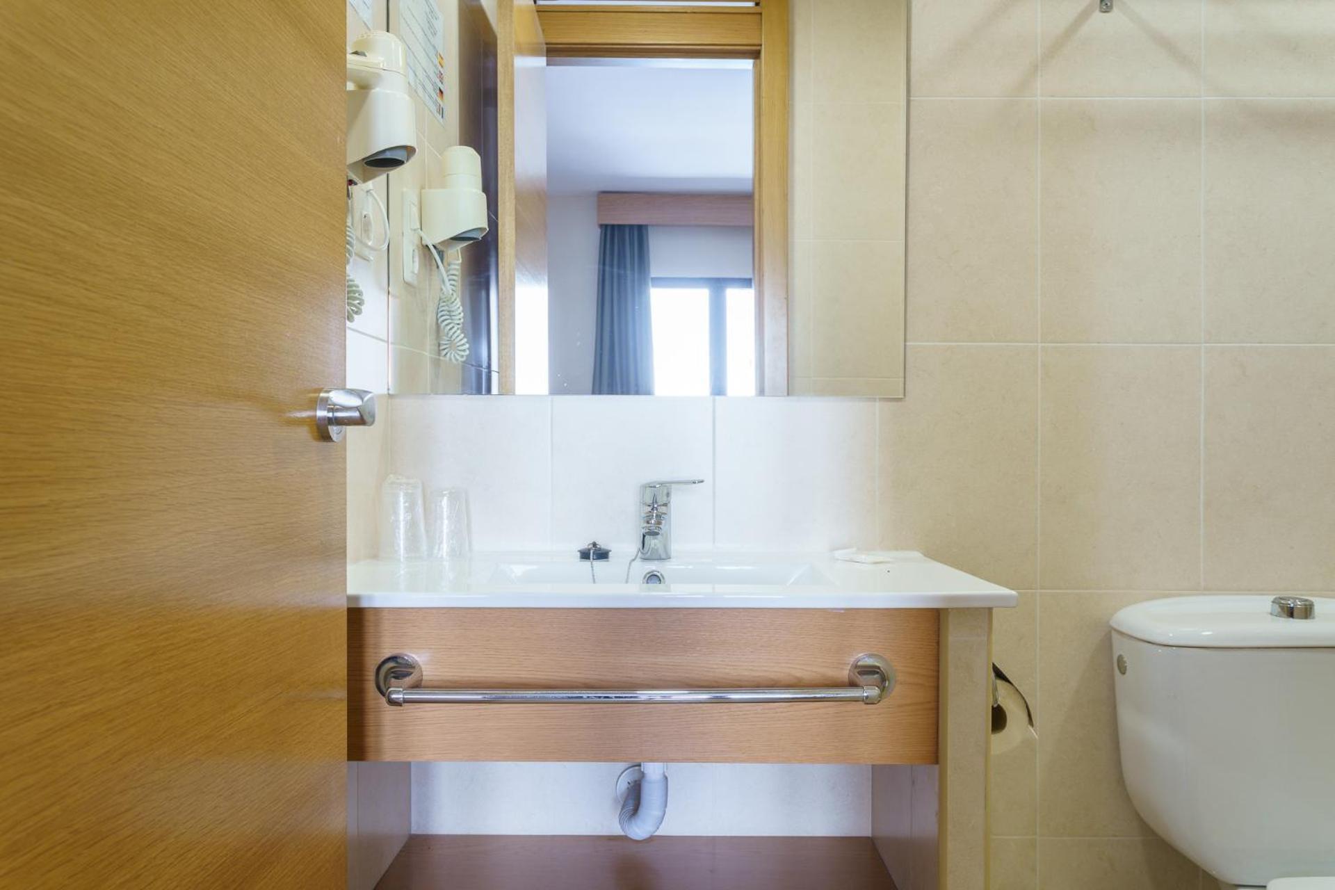 Hostal Costabella Powered By Faro Homes Fuengirola Quarto foto